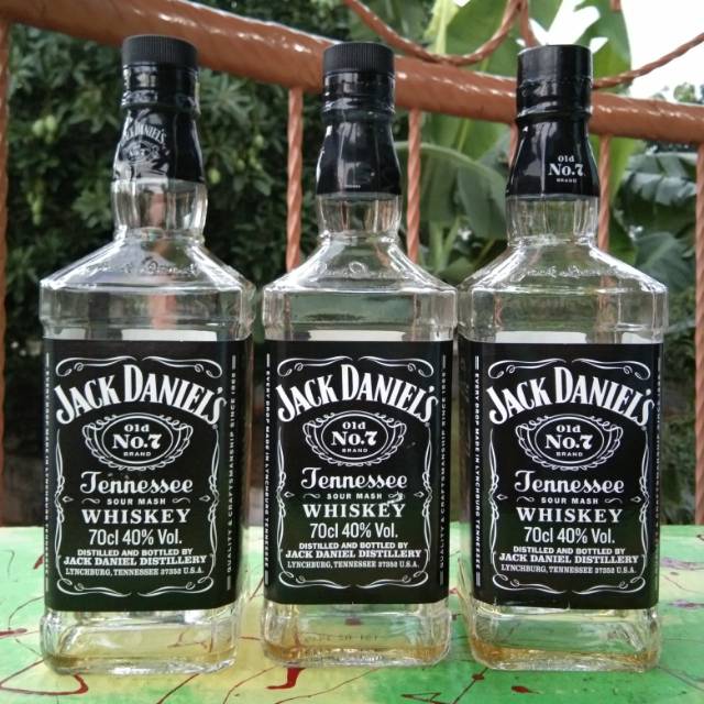 Detail Botol Minuman Keras Nomer 8