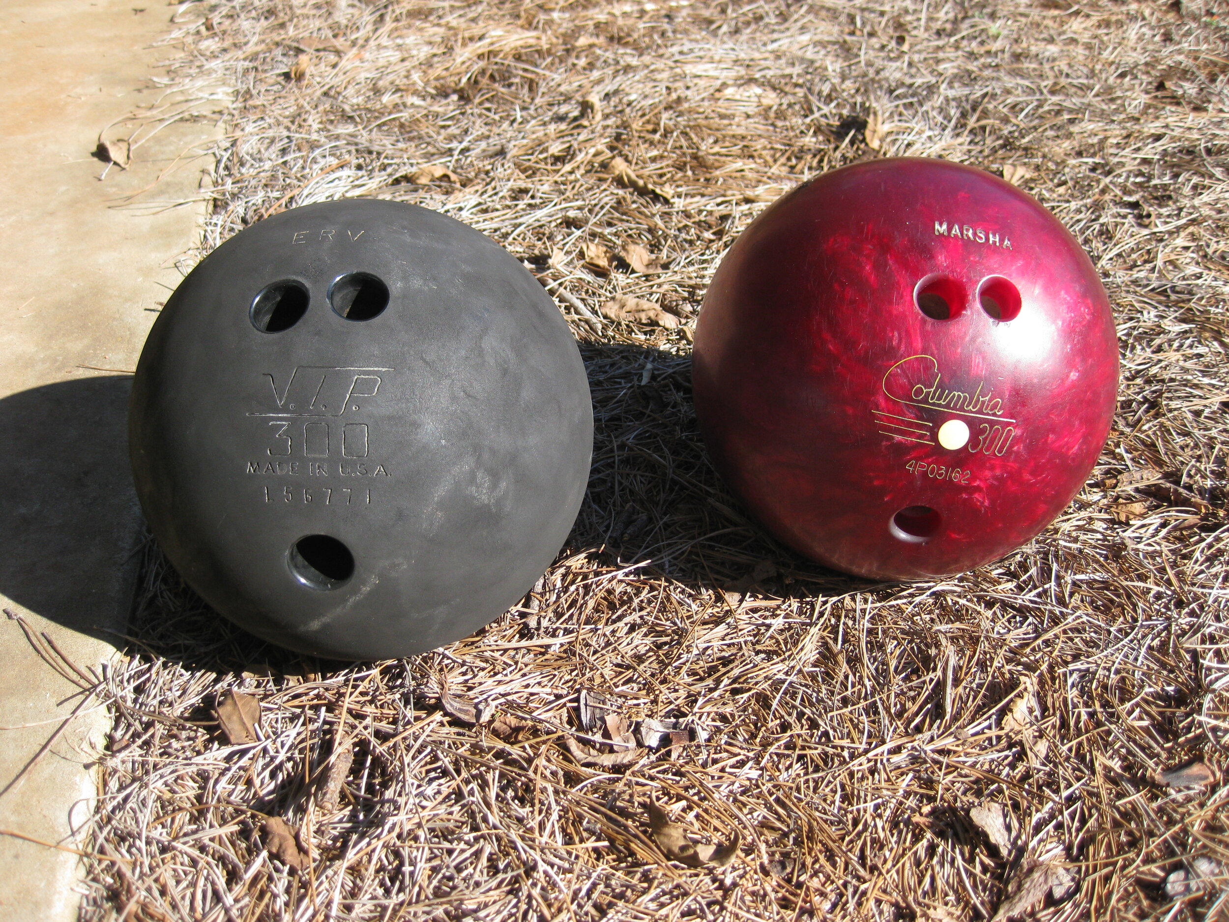 Detail Bowling Ball Ladybug Art Nomer 22