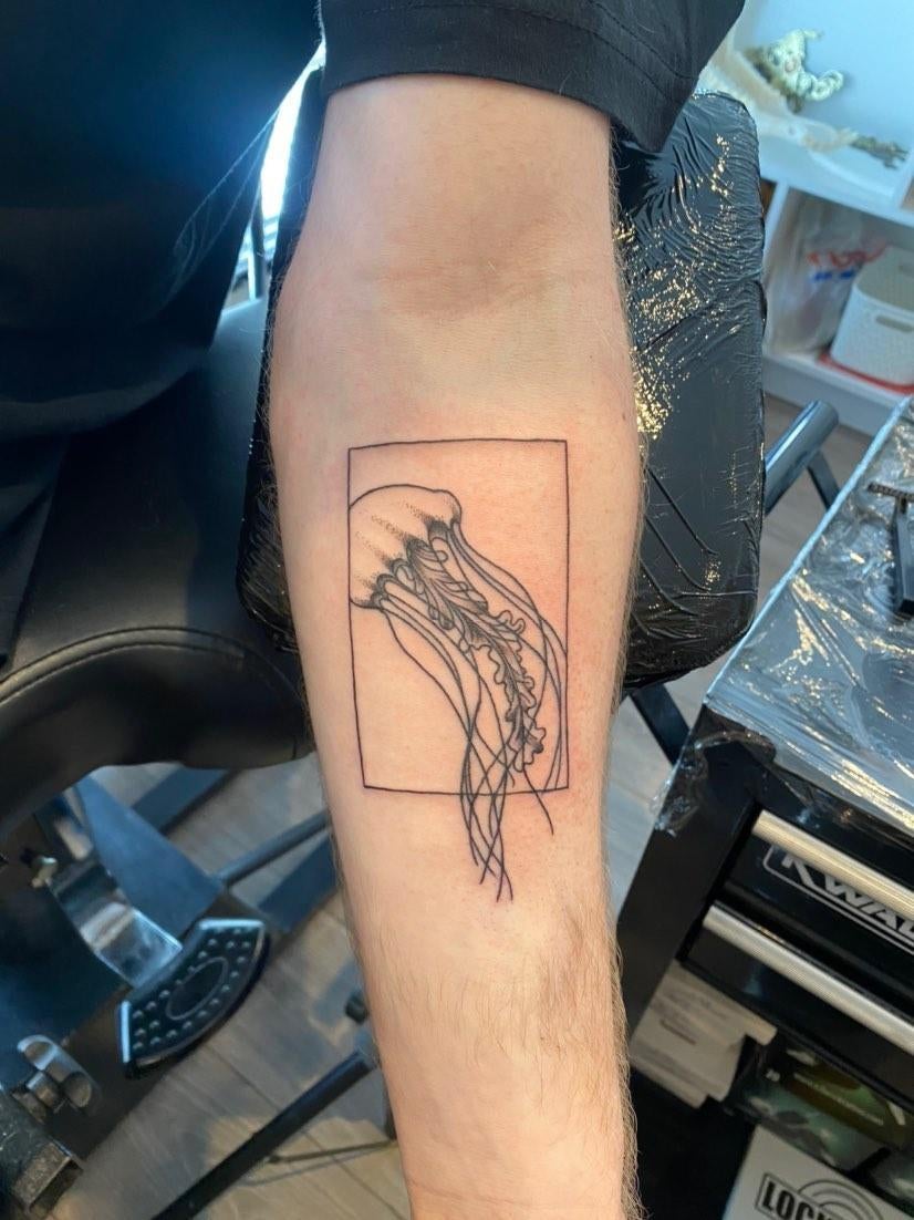 Detail Box Jellyfish Tattoo Nomer 40