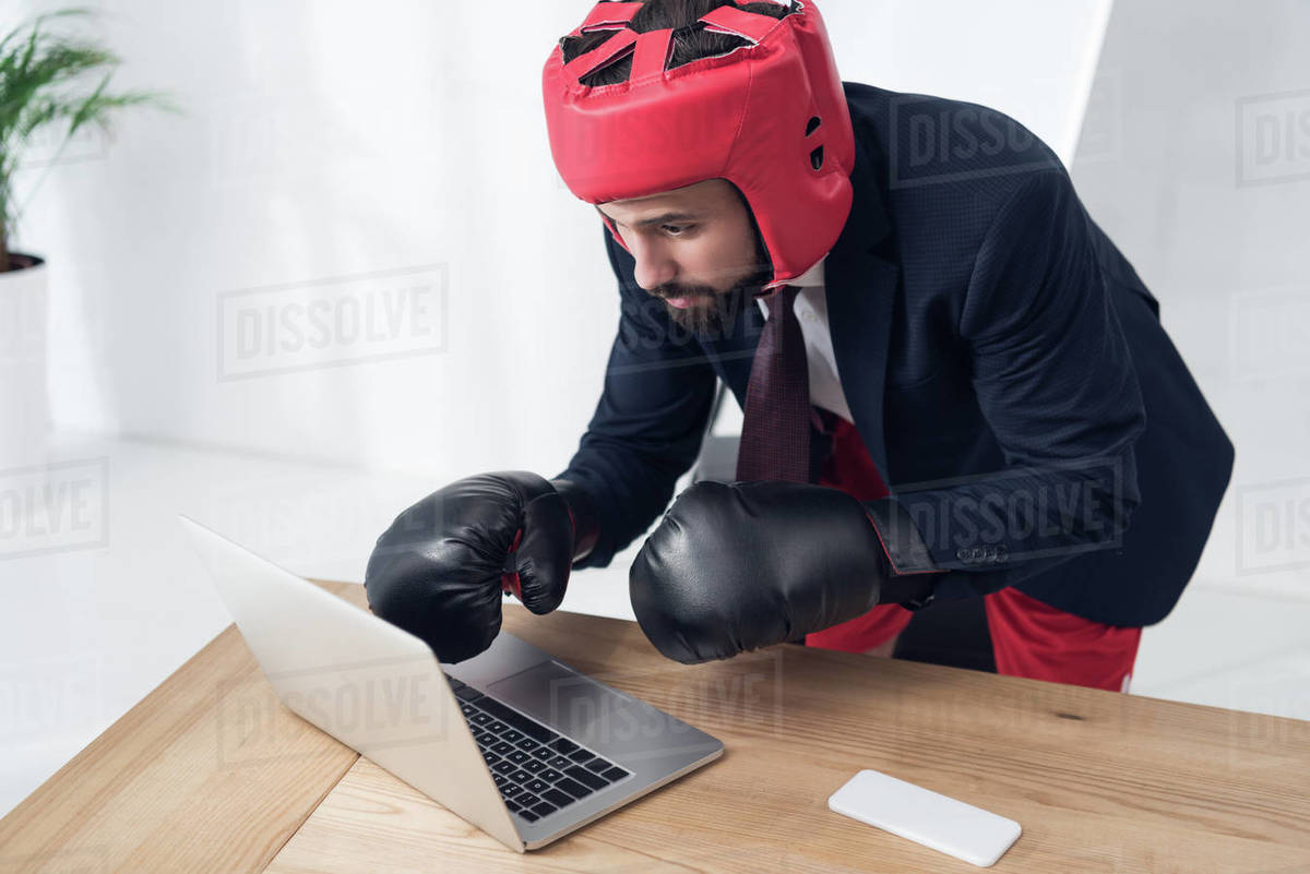 Detail Boxing Gloves And Helmet Nomer 24
