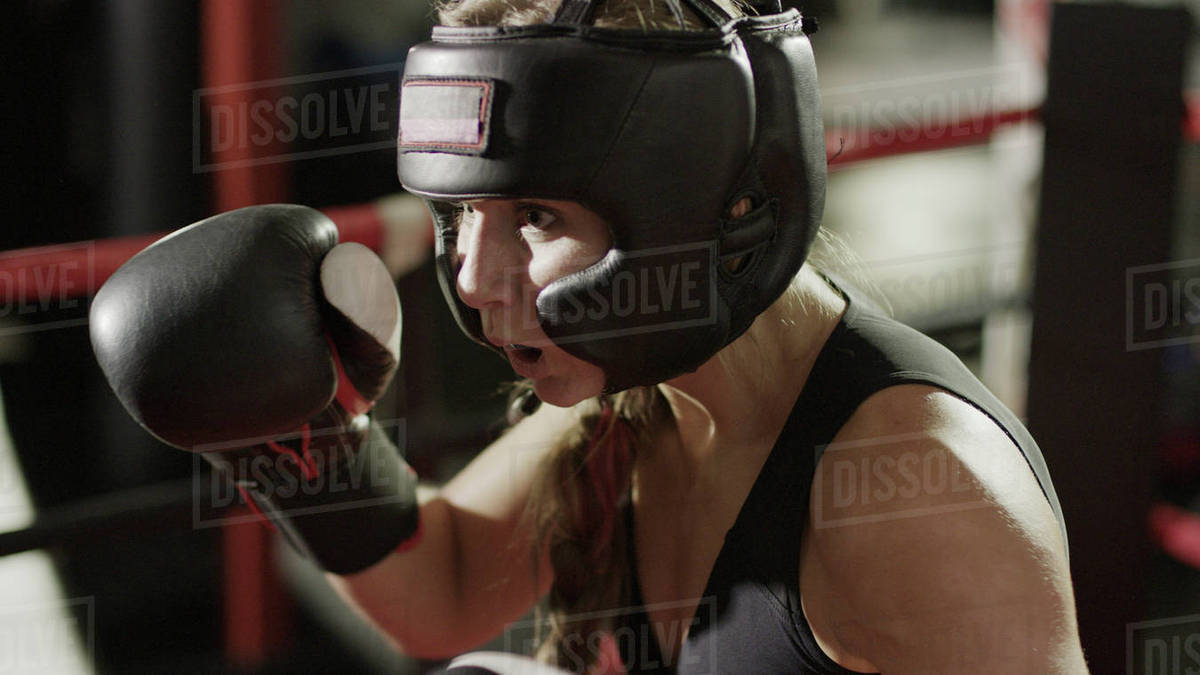 Detail Boxing Gloves And Helmet Nomer 5