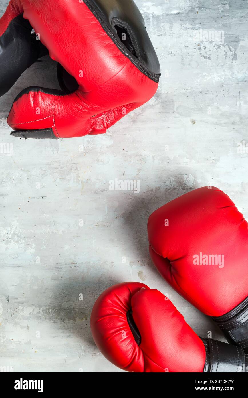 Detail Boxing Gloves And Helmet Nomer 42