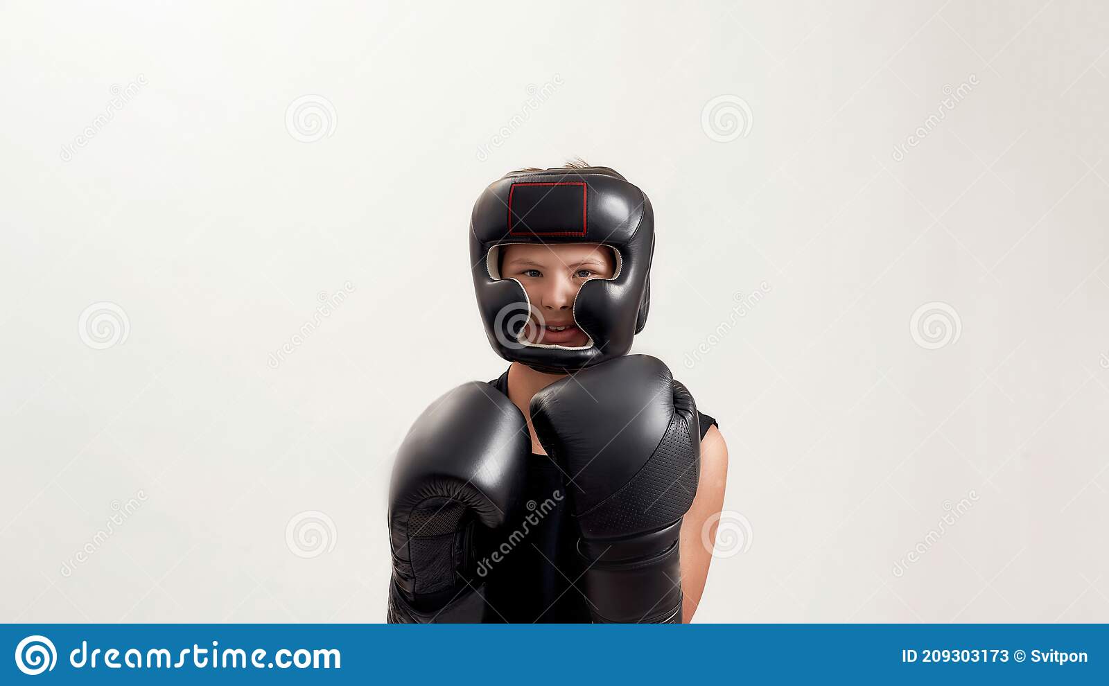Detail Boxing Gloves And Helmet Nomer 46