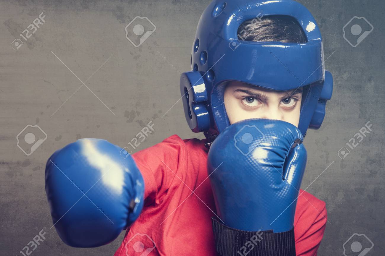 Detail Boxing Gloves And Helmet Nomer 55