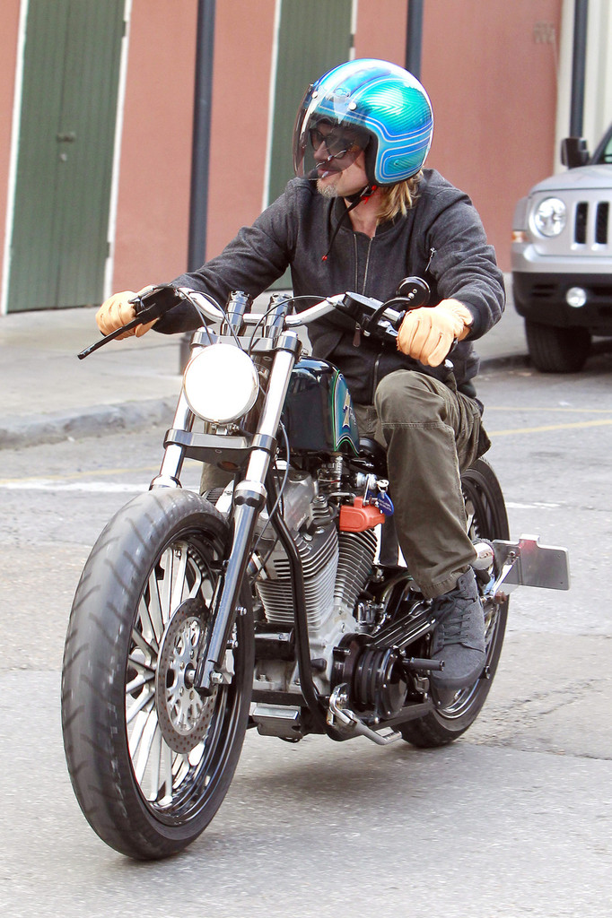 Detail Brad Pitt Harley Davidson Nomer 41