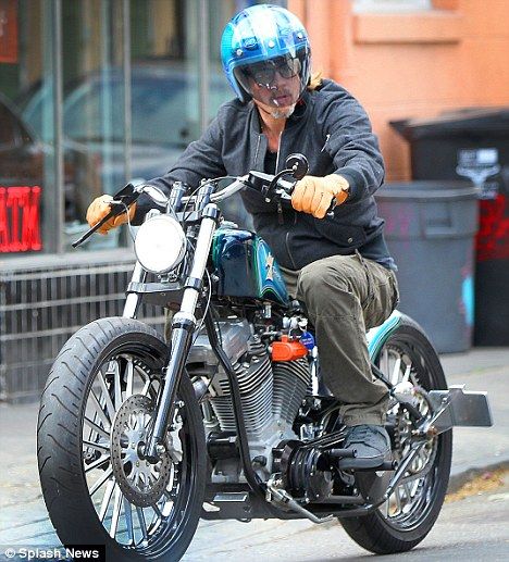 Detail Brad Pitt Harley Davidson Nomer 8