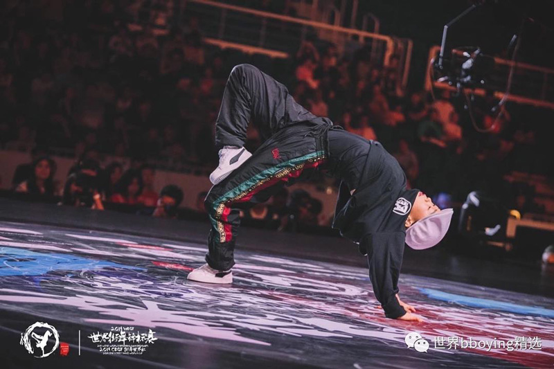 Detail Breakdance Clothes Nomer 40