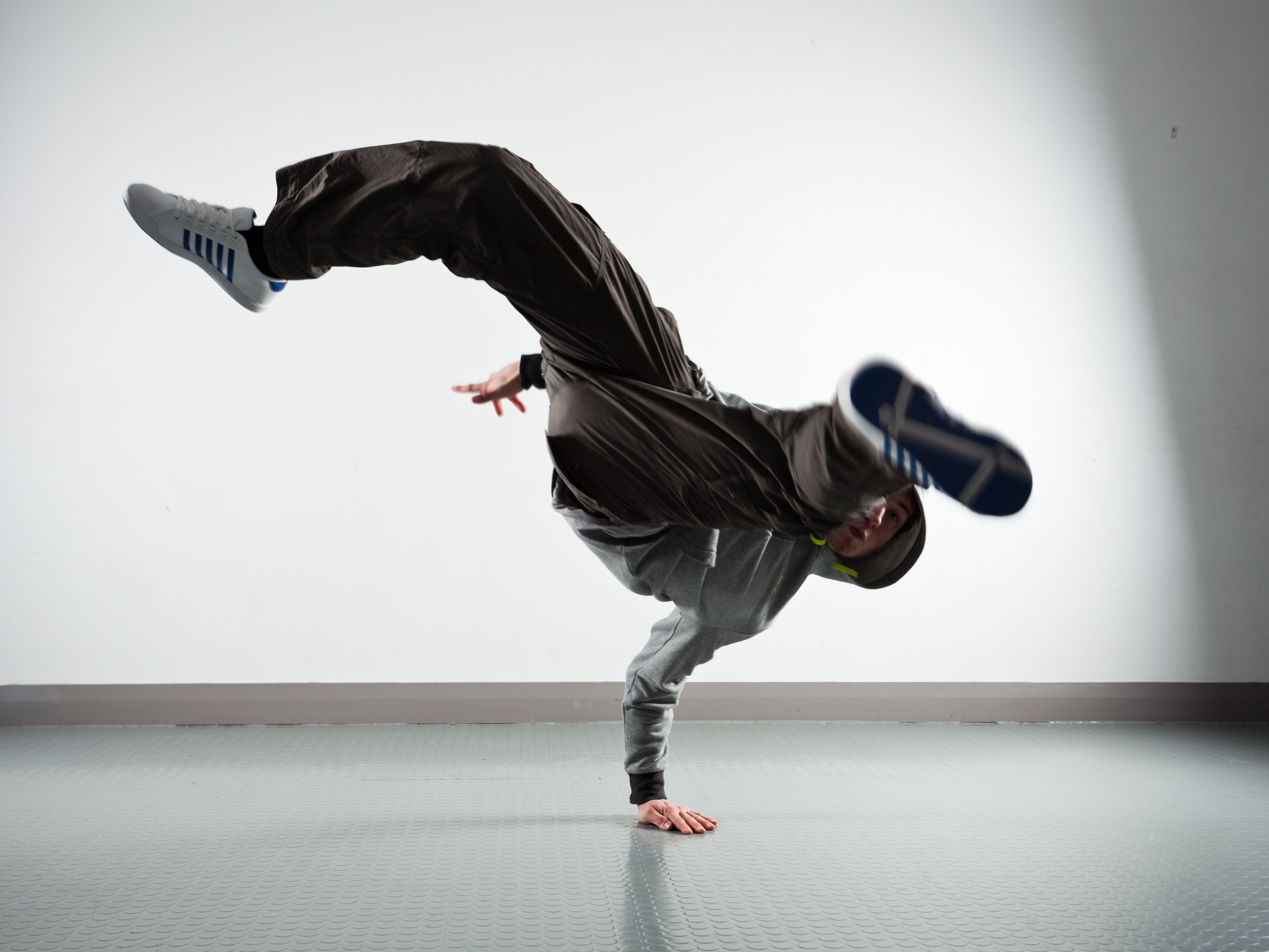 Detail Breakdance Wallpaper Nomer 17