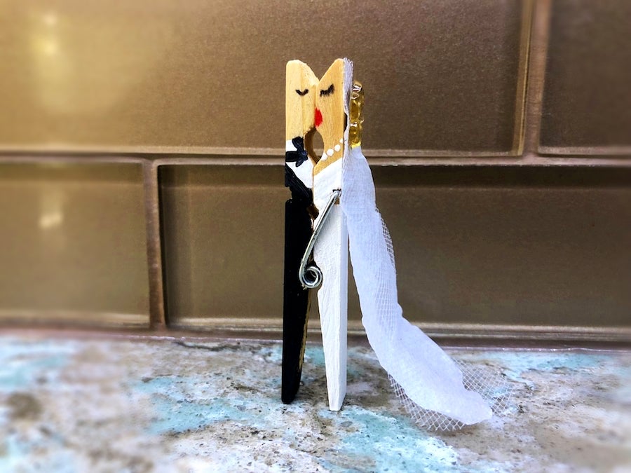 Detail Bride And Groom Clothespin Nomer 12