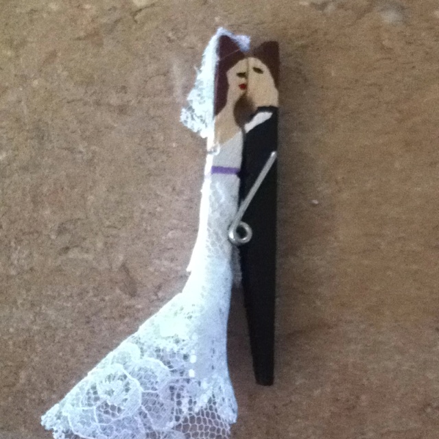 Detail Bride And Groom Clothespin Nomer 3