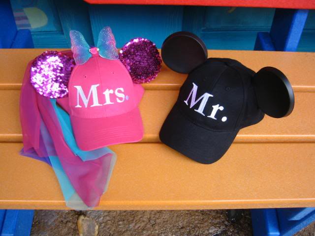 Detail Bride And Groom Mickey Mouse Ears Nomer 51