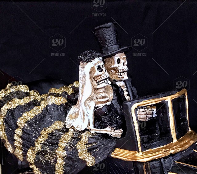 Detail Bride And Groom Skeleton Pictures Nomer 41