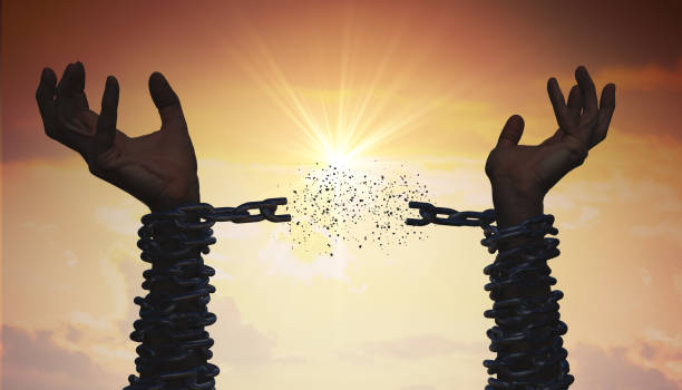 Broken Chain Images Free - KibrisPDR