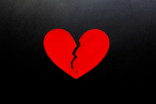Detail Broken Heart Background Nomer 19