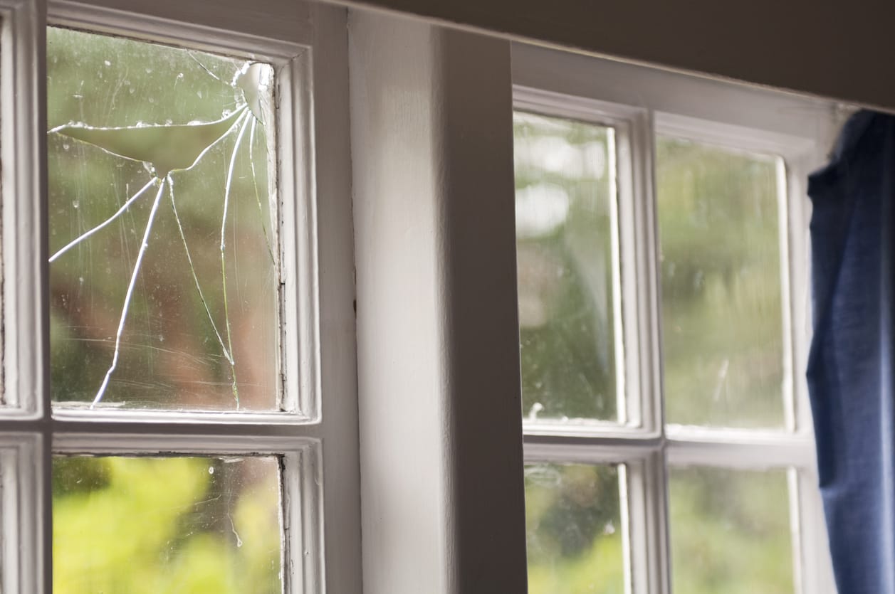 Detail Broken Window Pic Nomer 14