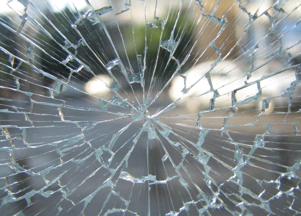 Detail Broken Window Pic Nomer 21
