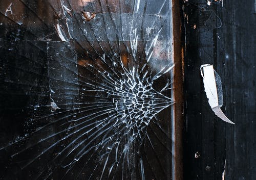 Detail Broken Window Pic Nomer 43