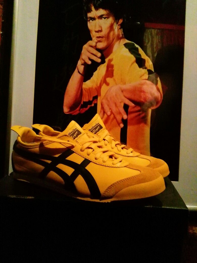 Detail Bruce Lee Adidas Shoes Nomer 26