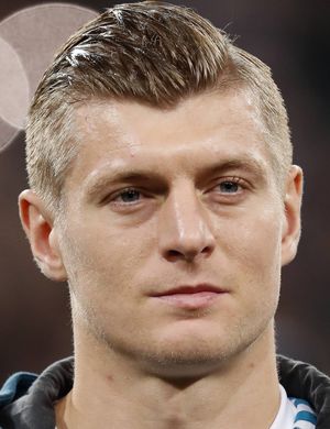 Detail Foto Toni Kroos Nomer 9