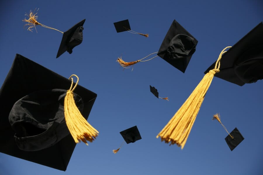 Detail Foto Topi Wisuda Nomer 42