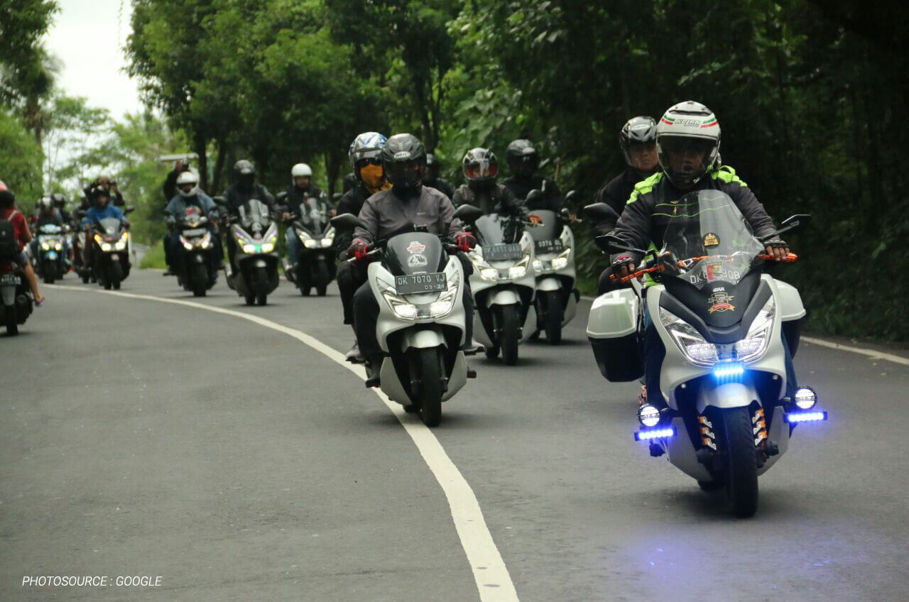 Detail Foto Touring Motor Nomer 11