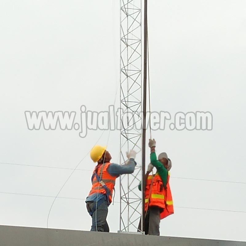 Detail Foto Tower Triangle Rooftop Gambar Tower Triangle Nomer 4