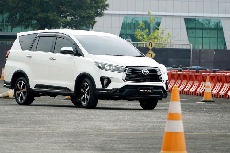 Detail Foto Toyota Innova Terbaru Nomer 33