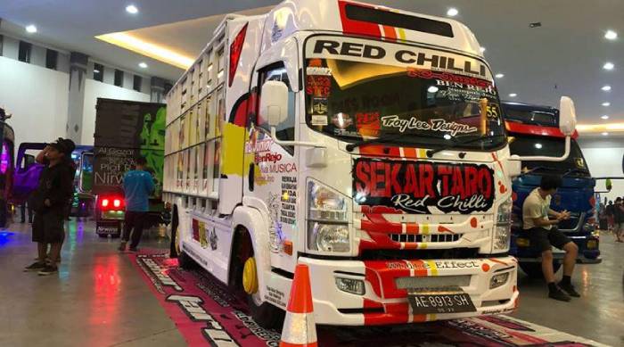 Detail Foto Truk Keren Nomer 40