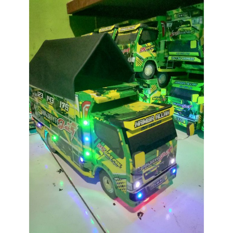 Detail Foto Truk Miniatur Nomer 40