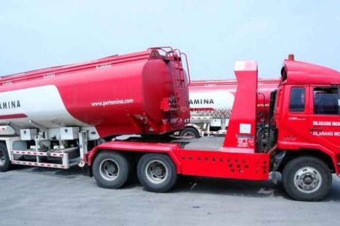 Foto Truk Tangki Pertamina - KibrisPDR