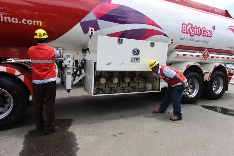 Detail Foto Truk Tangki Pertamina Nomer 12