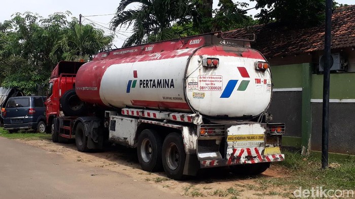 Detail Foto Truk Tangki Pertamina Nomer 15