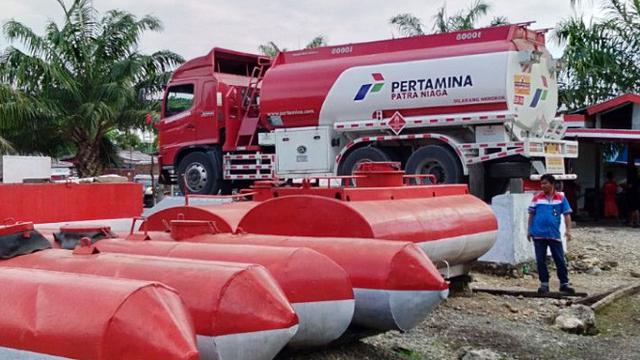 Detail Foto Truk Tangki Pertamina Nomer 19