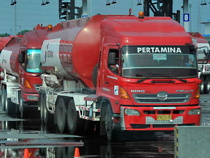 Detail Foto Truk Tangki Pertamina Nomer 37