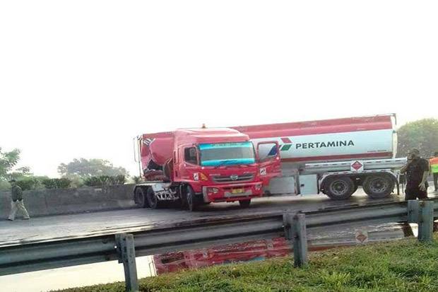 Detail Foto Truk Tangki Pertamina Nomer 44