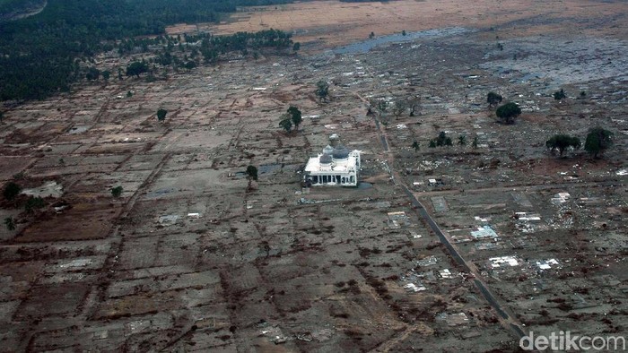 Detail Foto Tsunami Aceh Nomer 33