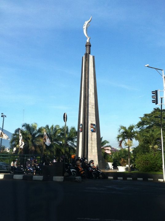 Detail Foto Tugu Kujang Bogor Nomer 11