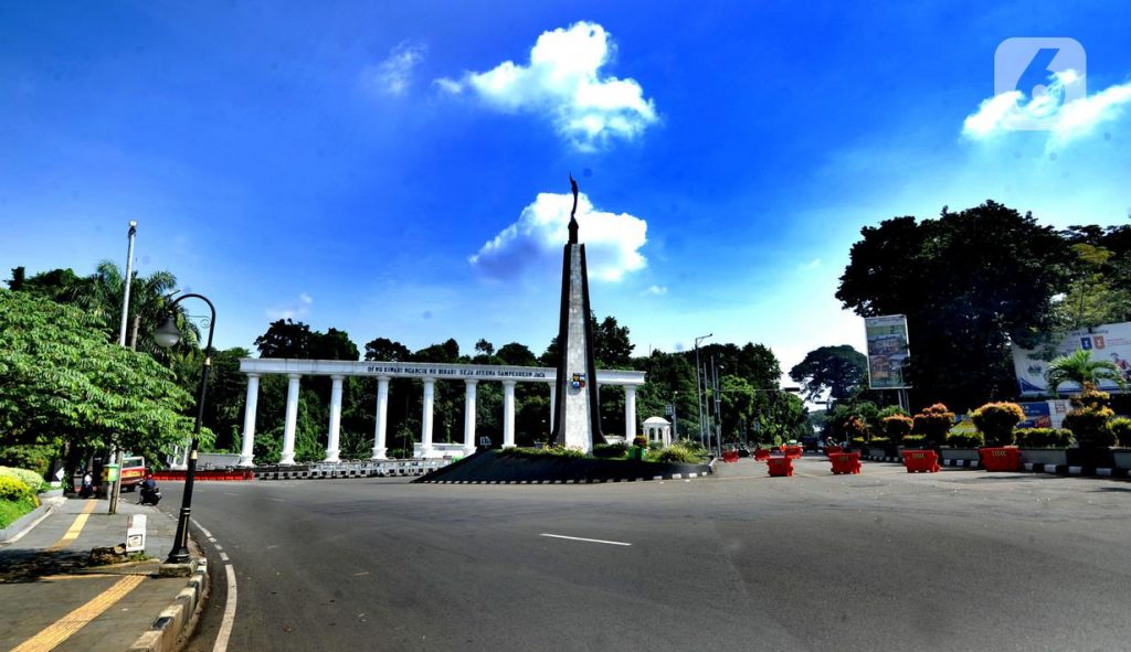 Detail Foto Tugu Kujang Bogor Nomer 29