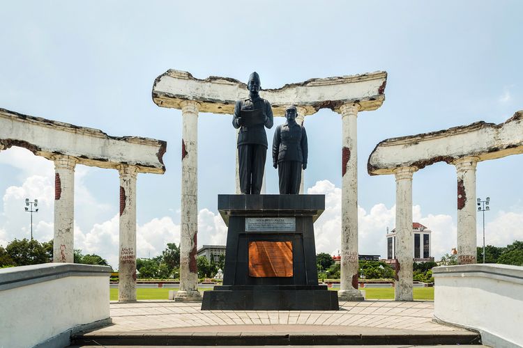 Detail Foto Tugu Pahlawan Nomer 6