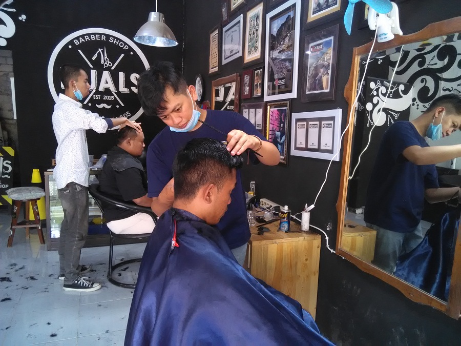 Detail Foto Tukang Cukur Rambut Nomer 18