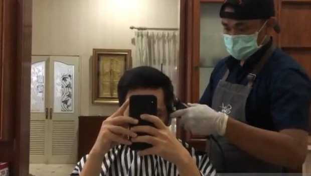 Detail Foto Tukang Cukur Rambut Nomer 26