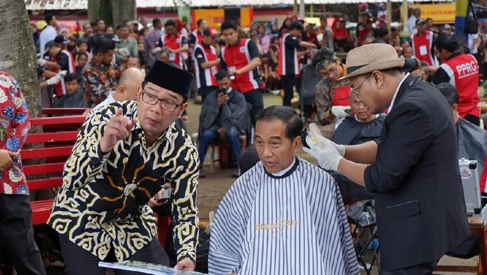 Detail Foto Tukang Cukur Rambut Nomer 42