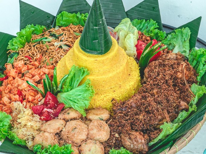 Detail Foto Tumpeng Nasi Kuning Nomer 24