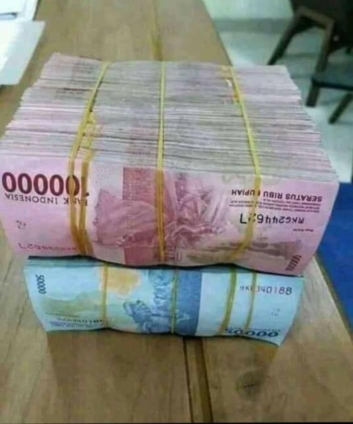 Detail Foto Tumpukan Uang Rupiah Nomer 4