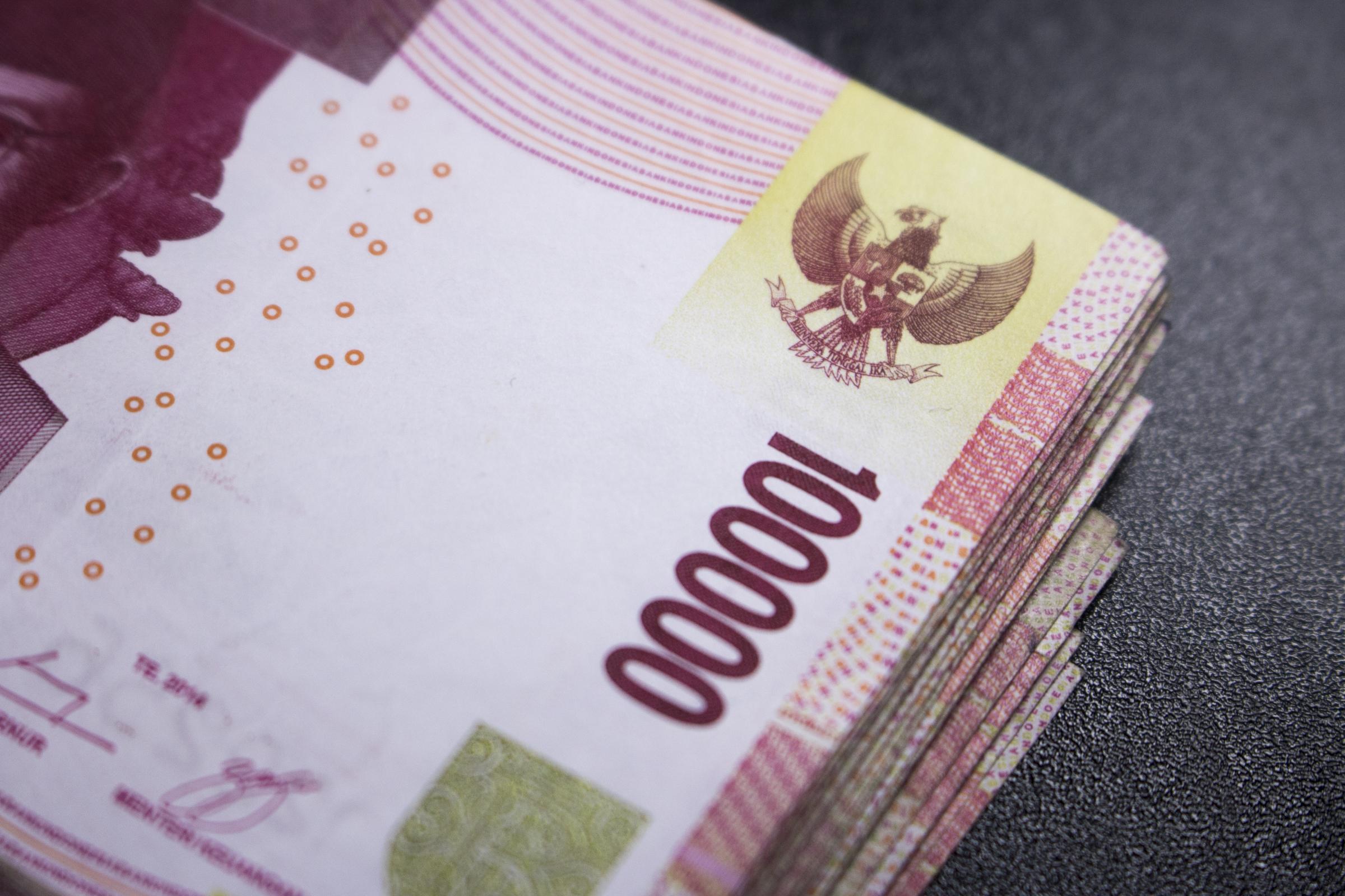 Detail Foto Tumpukan Uang Rupiah Nomer 50