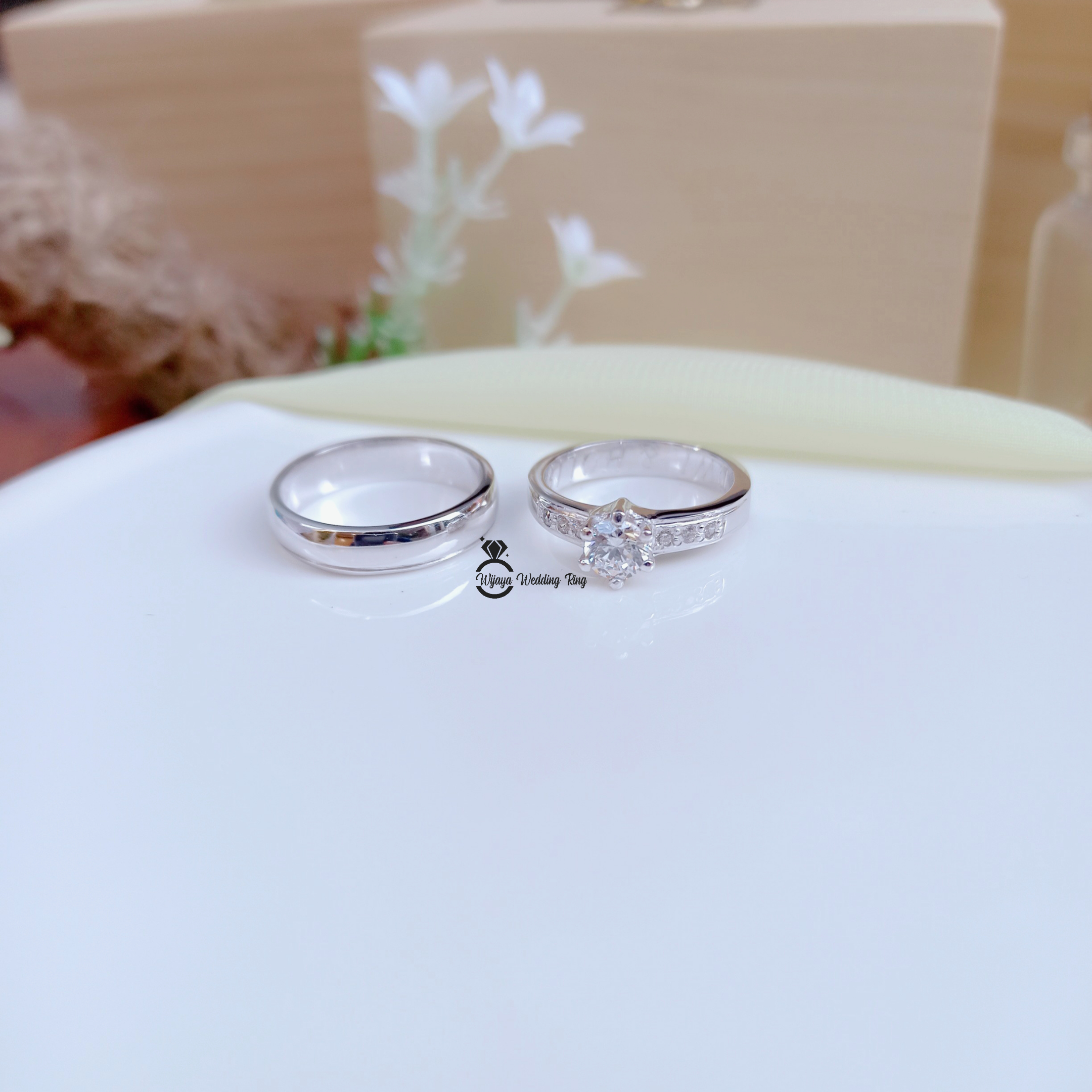 Detail Foto Tunangan Cincin Nomer 47