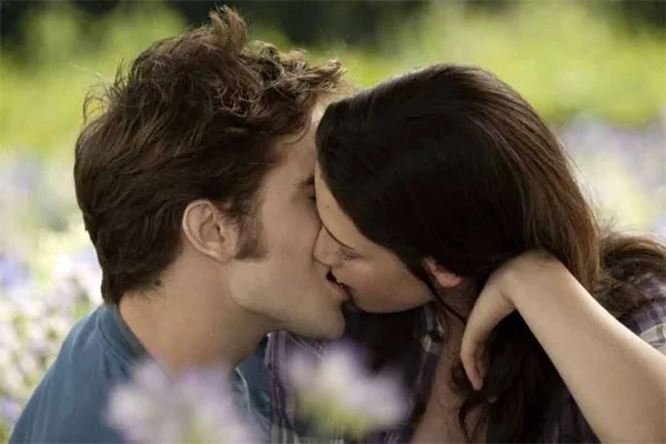 Detail Foto Twilight Bella Dan Edward Nomer 38