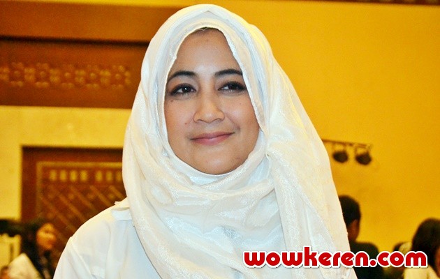 Detail Foto Umi Pipik Sebelum Berhijab Nomer 21