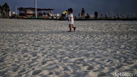 Detail Foto Unik Di Pantai Nomer 40