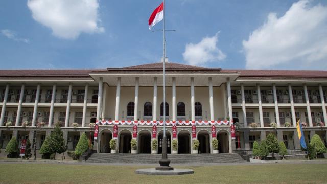 Detail Foto Universitas Gadjah Mada Nomer 34